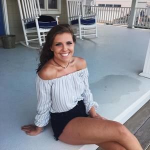 Meet your Posher, Danielle